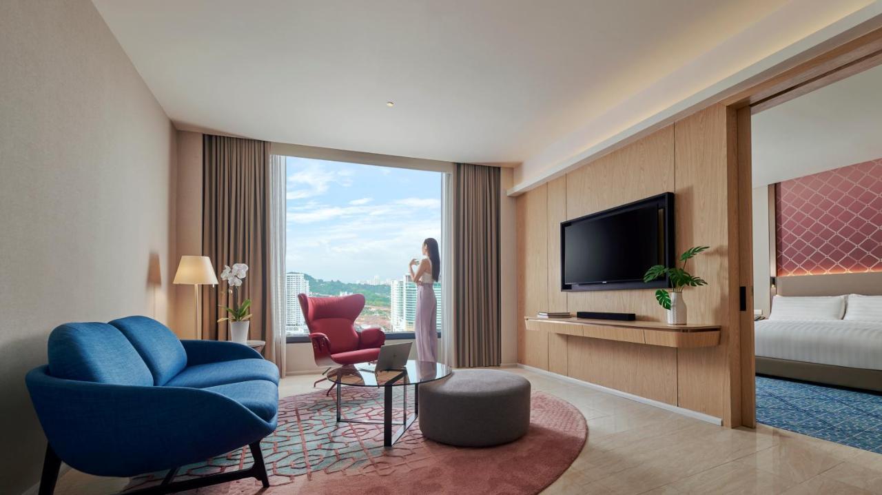 Amari Spice Penang Hotel Bayan Lepas Exterior foto A suite at the hotel