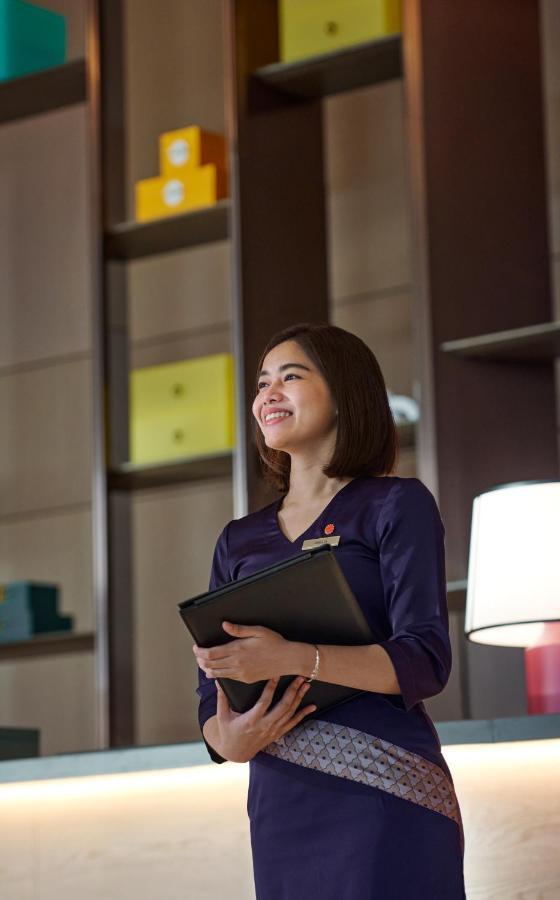 Amari Spice Penang Hotel Bayan Lepas Exterior foto A student at the library