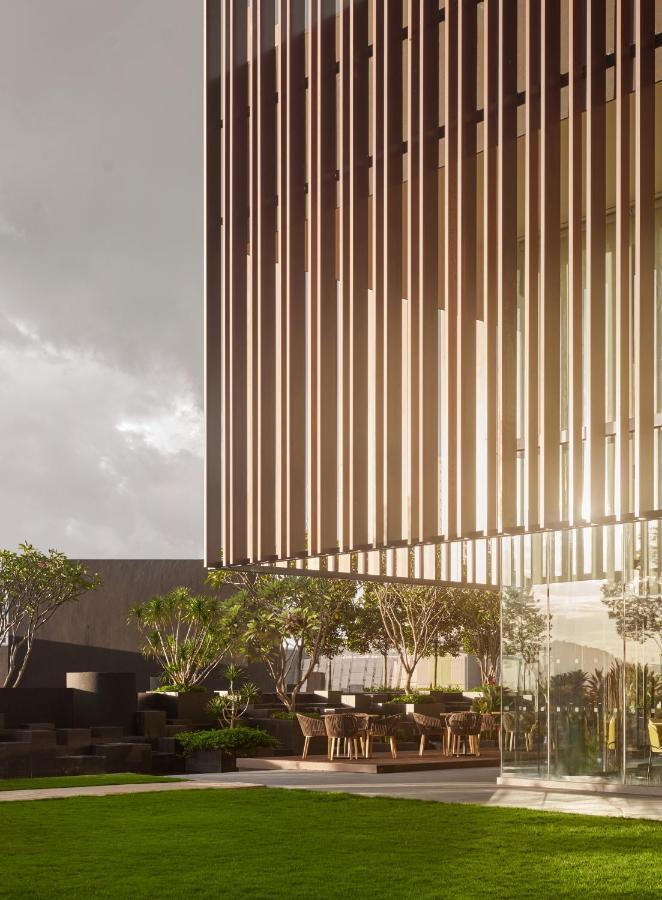 Amari Spice Penang Hotel Bayan Lepas Exterior foto The building's facade